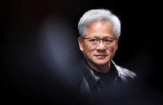 黄仁勋：循环融资？买少了！